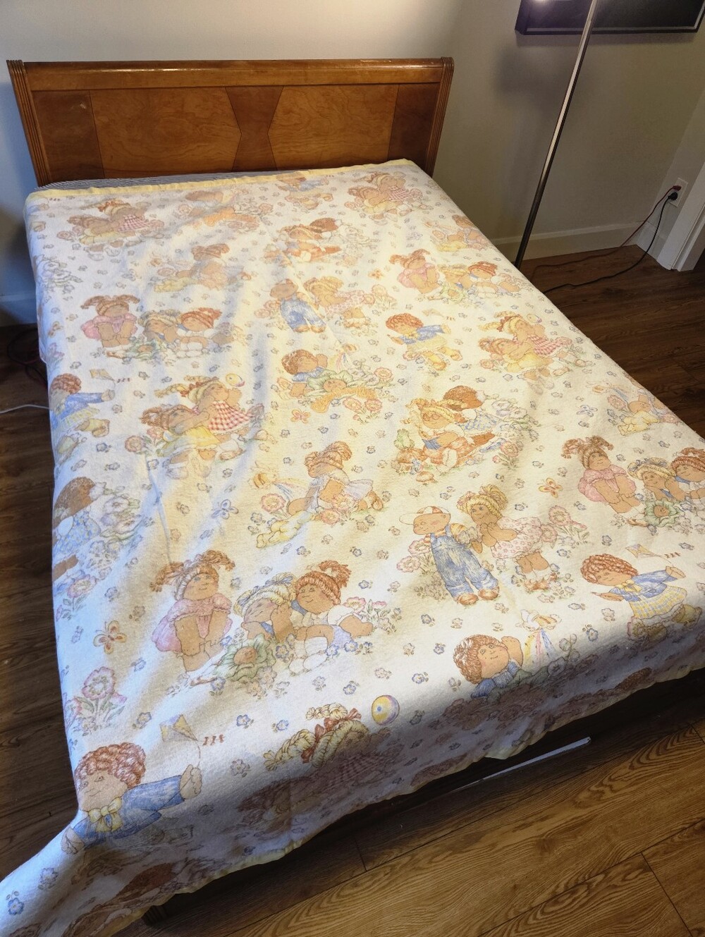 1983 Original Appalachian Artworks / Cabbage Patch Kids bedding blanket